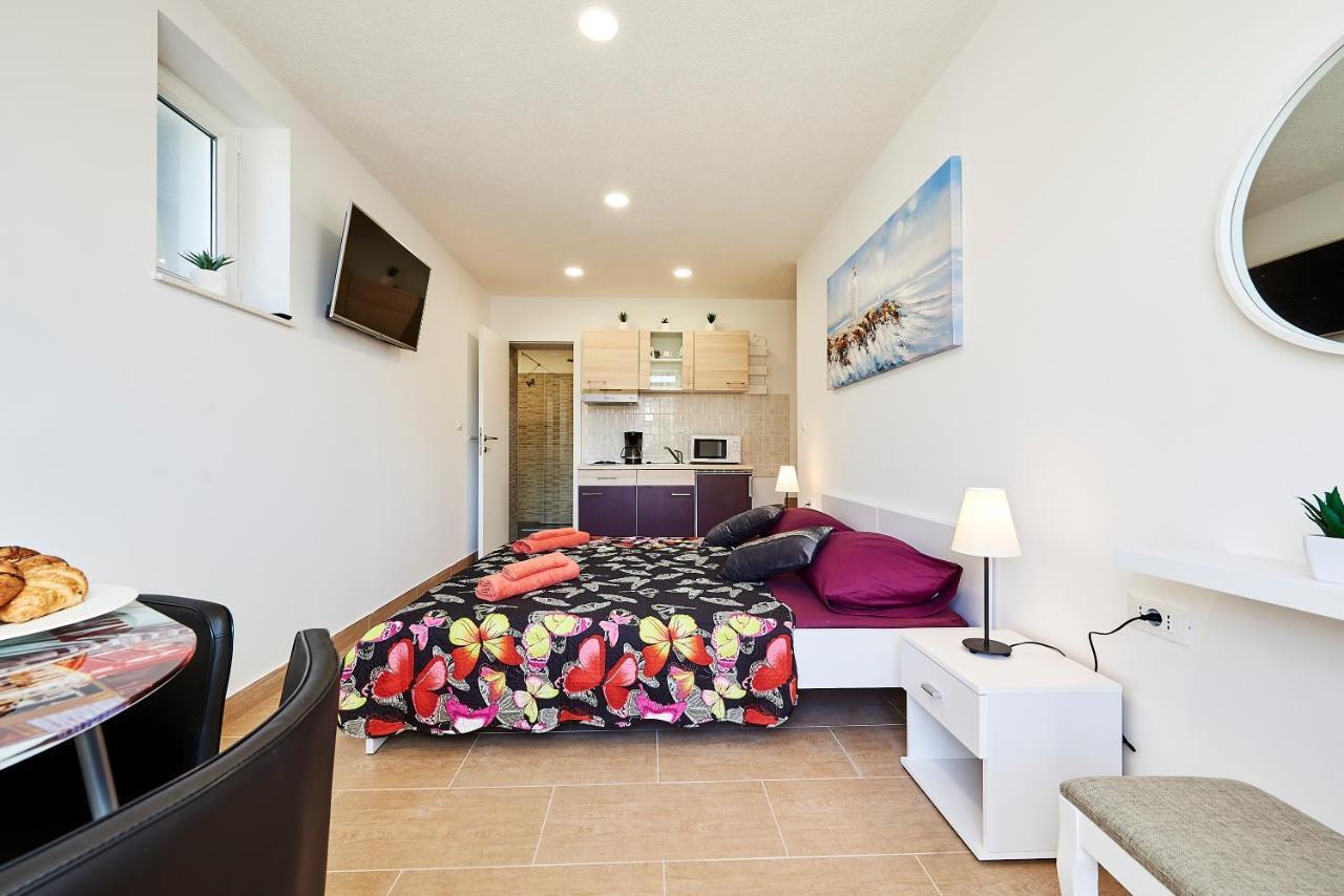 Studio Apartment Bascan Trogir Exterior foto