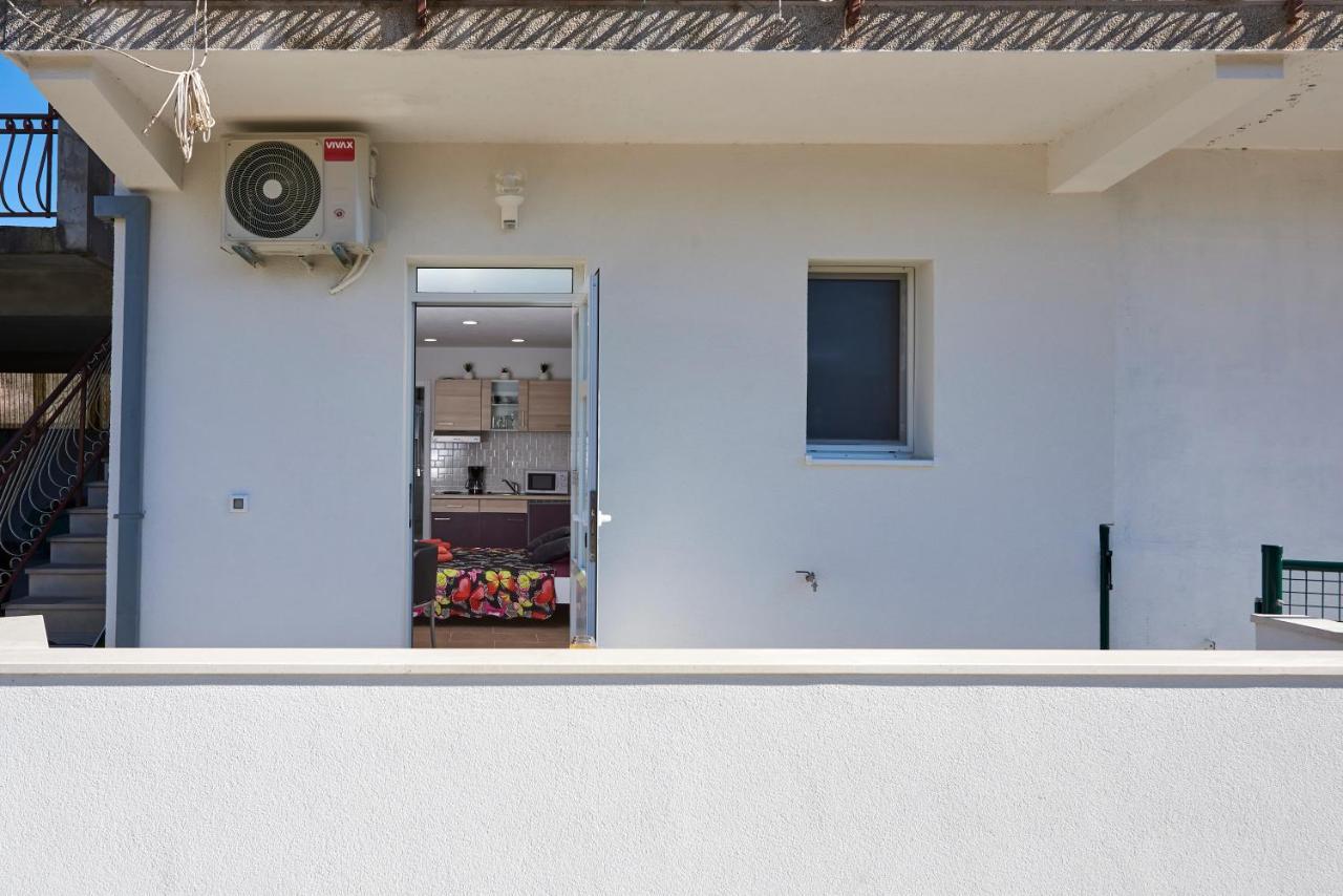 Studio Apartment Bascan Trogir Exterior foto